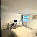 Prosper House Apartment 5